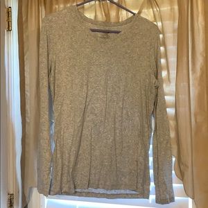 Long sleeve gray shirt